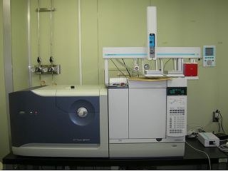 写真:ガスクロマトグラフ質量分析措置(GC/MS)の写真
