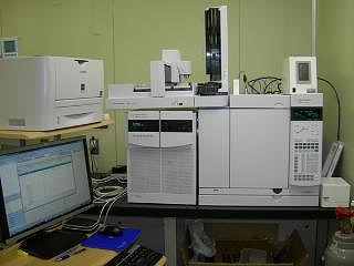 写真:高速液体クロマトグラフ(HPLC)の写真