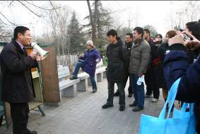 写真：現地見学の様子