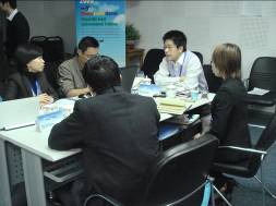 写真：グループディスカッションの様子